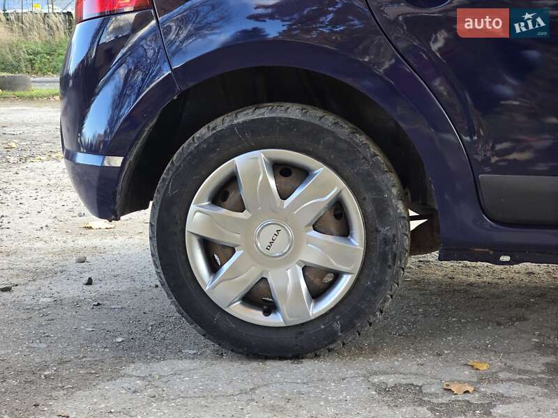 Хетчбек Dacia Sandero 2009 в Львові