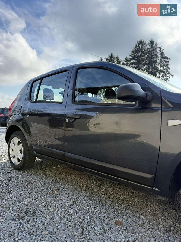 Хэтчбек Dacia Sandero 2009 в Луцке фото 42 Хэтчбек Dacia Sandero 2009 в Луцке