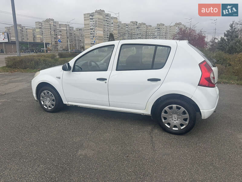 Хэтчбек Dacia Sandero 2012 в Киеве фото 4 Хэтчбек Dacia Sandero 2012 в Киеве