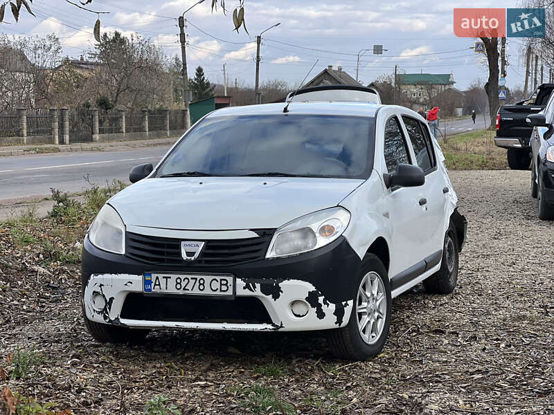 Хэтчбек Dacia Sandero 2010 в Калуше фото 3 Хэтчбек Dacia Sandero 2010 в Калуше