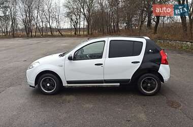 Хетчбек Dacia Sandero 2012 в Черкасах