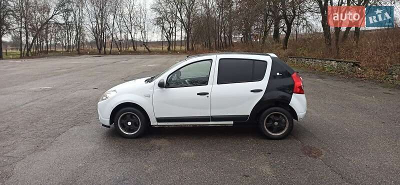 Хэтчбек Dacia Sandero 2012 в Черкассах