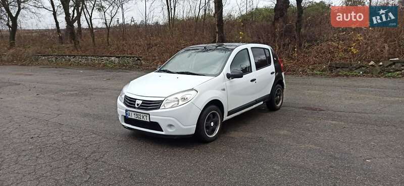 Хэтчбек Dacia Sandero 2012 в Черкассах