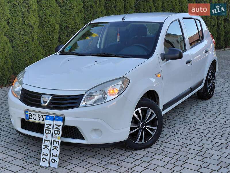 Хэтчбек Dacia Sandero 2010 в Самборе фото Хэтчбек Dacia Sandero 2010 в Самборе
