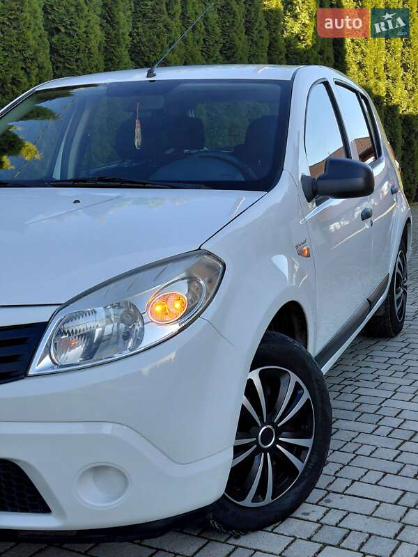 Хэтчбек Dacia Sandero 2010 в Самборе фото 11 Хэтчбек Dacia Sandero 2010 в Самборе