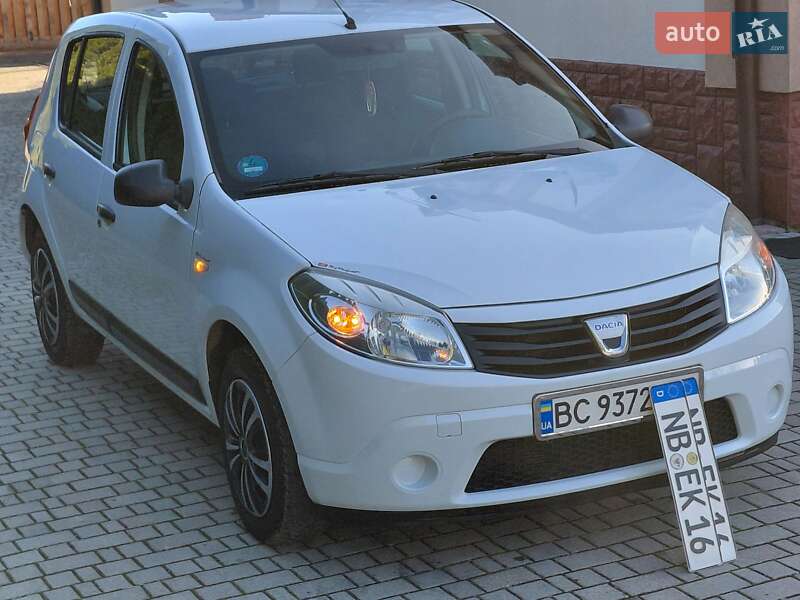 Хэтчбек Dacia Sandero 2010 в Самборе фото 32 Хэтчбек Dacia Sandero 2010 в Самборе
