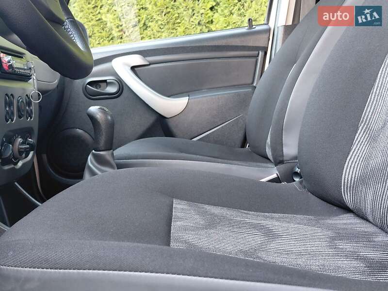 Хэтчбек Dacia Sandero 2010 в Самборе фото 65 Хэтчбек Dacia Sandero 2010 в Самборе