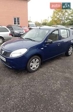 Хетчбек Dacia Sandero 2009 в Дніпрі