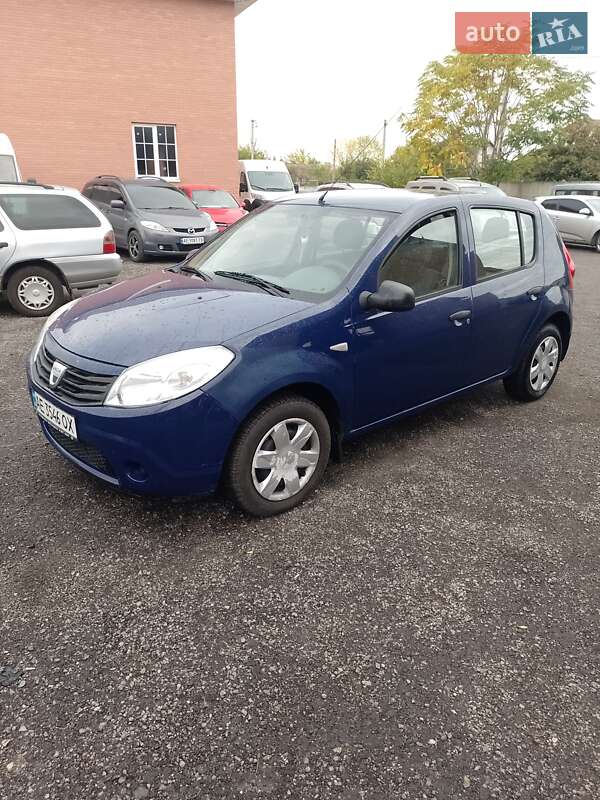 Хетчбек Dacia Sandero 2009 в Дніпрі