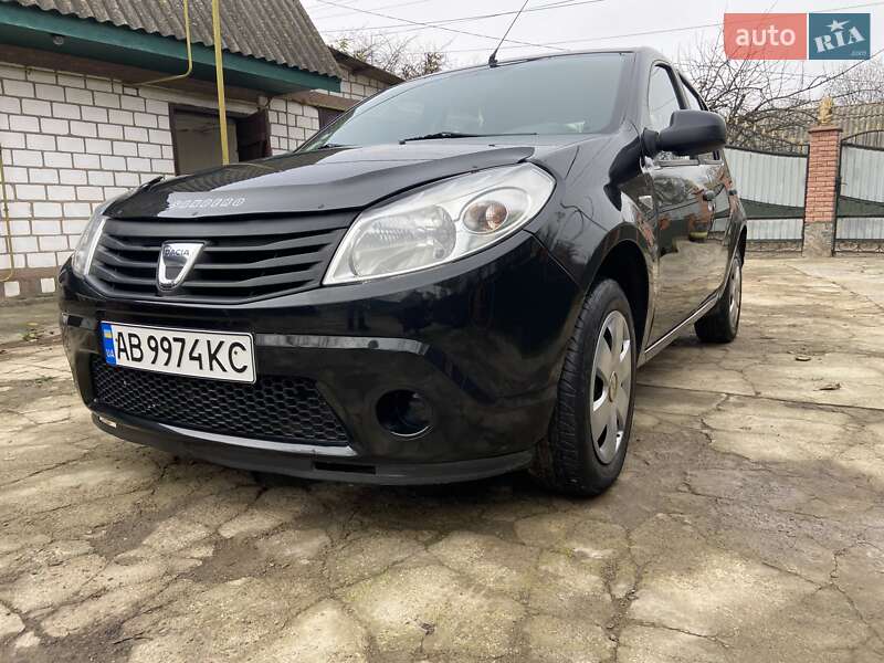 Хэтчбек Dacia Sandero 2012 в Виннице фото Хэтчбек Dacia Sandero 2012 в Виннице