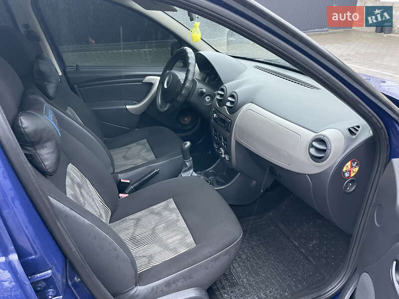 Хэтчбек Dacia Sandero 2009 в Баре