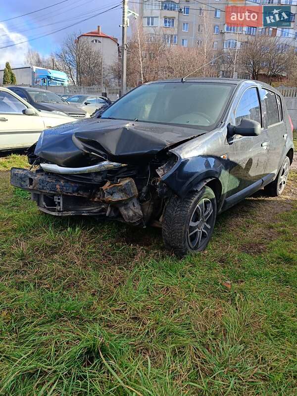 Хэтчбек Dacia Sandero 2009 в Ровно