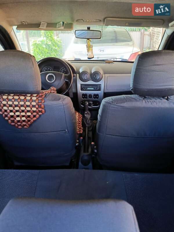 Хэтчбек Dacia Sandero 2009 в Сквире