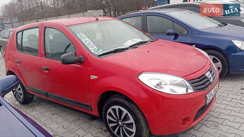 Хэтчбек Dacia Sandero 2009 в Немирове