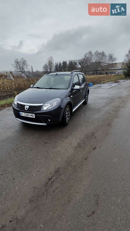 Хэтчбек Dacia Sandero 2010 в Глевахе