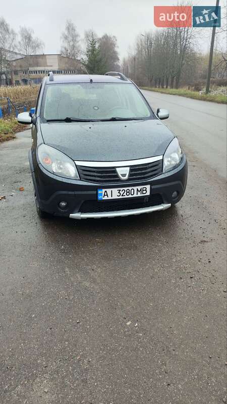 Хэтчбек Dacia Sandero 2010 в Глевахе