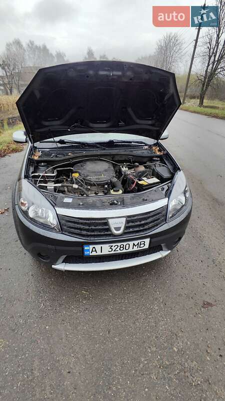 Хэтчбек Dacia Sandero 2010 в Глевахе
