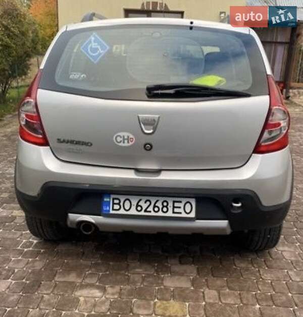 Внедорожник / Кроссовер Dacia Sandero 2011 в Тернополе