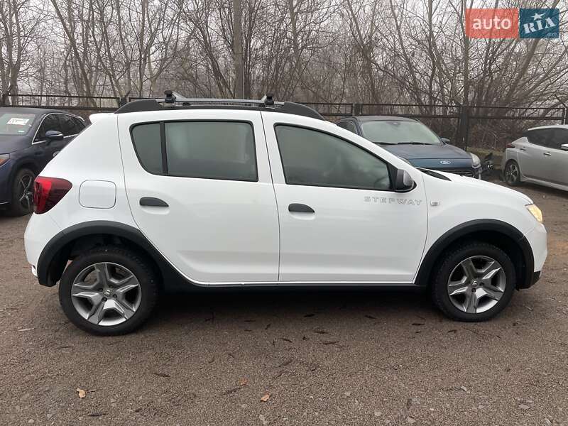 Хетчбек Dacia Sandero 2020 в Львові