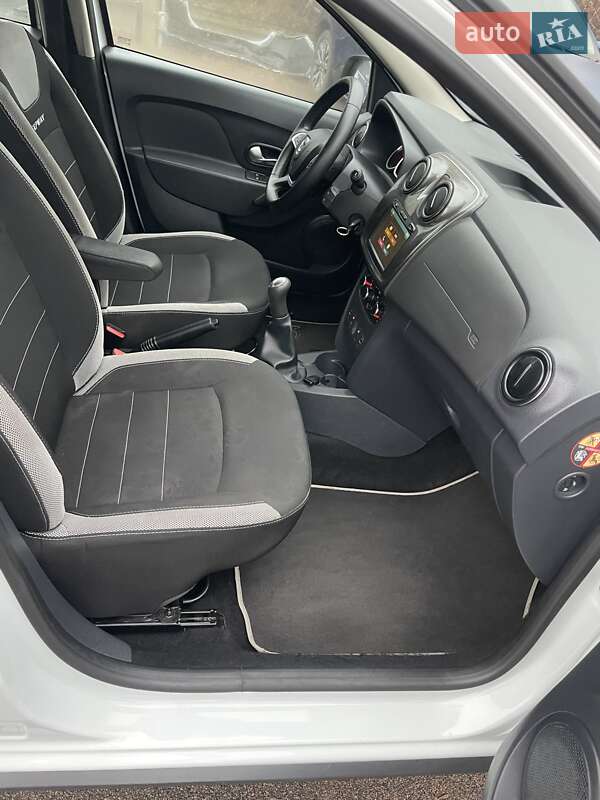 Хетчбек Dacia Sandero 2020 в Львові