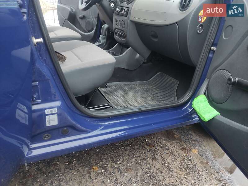 Хэтчбек Dacia Sandero 2009 в Сумах