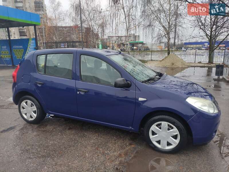 Хэтчбек Dacia Sandero 2009 в Сумах