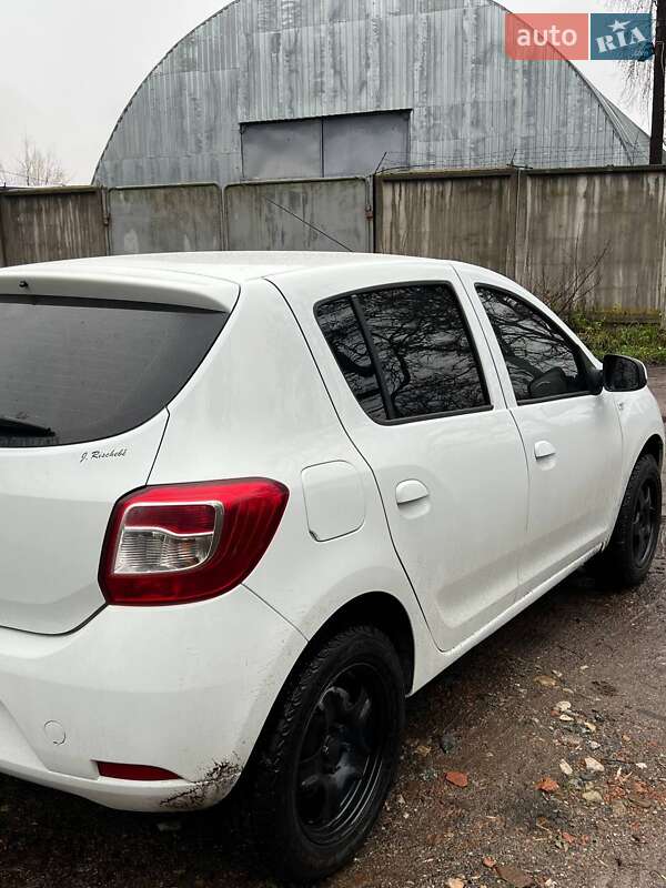 Хэтчбек Dacia Sandero 2013 в Конотопе