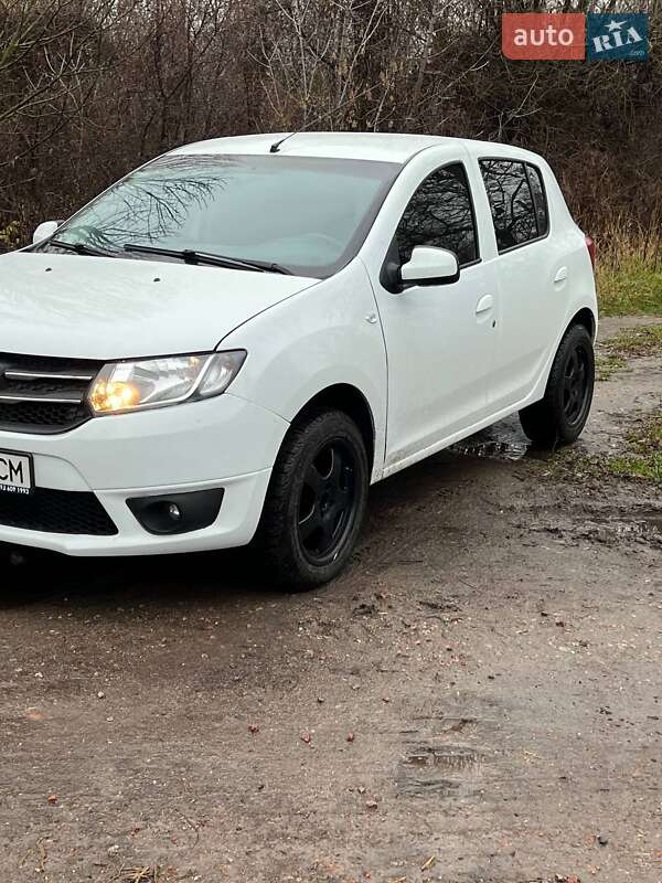 Хэтчбек Dacia Sandero 2013 в Конотопе