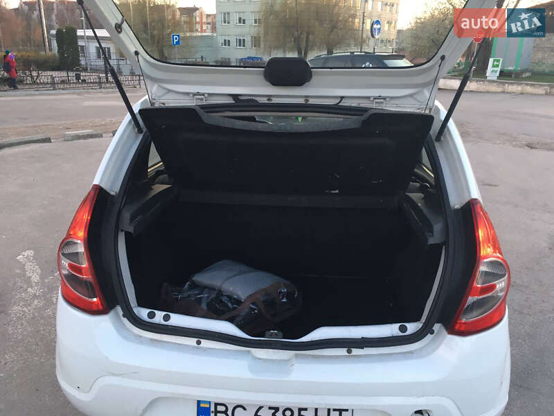 Хэтчбек Dacia Sandero 2012 в Тернополе фото 13 Хэтчбек Dacia Sandero 2012 в Тернополе