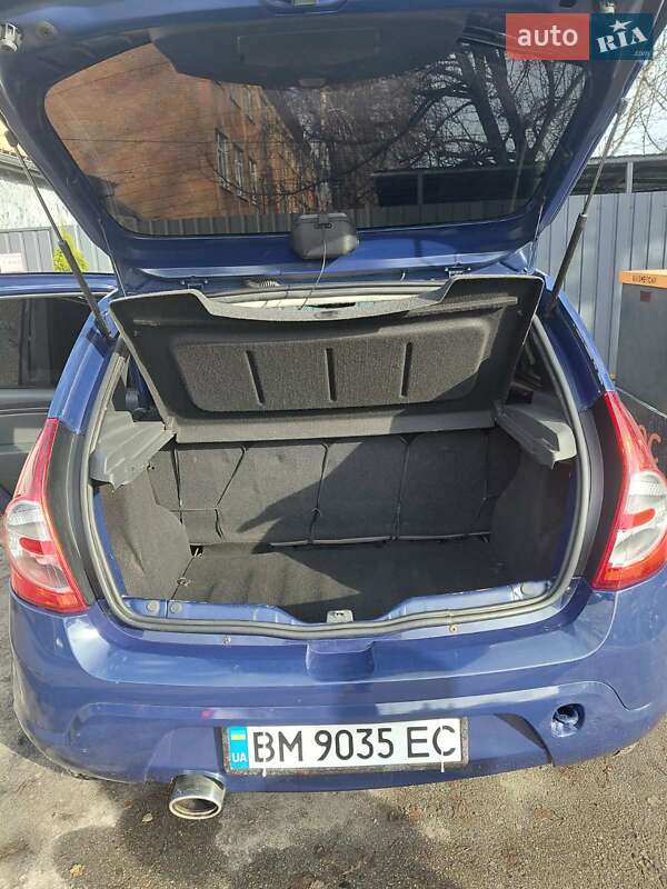 Хэтчбек Dacia Sandero 2009 в Сумах