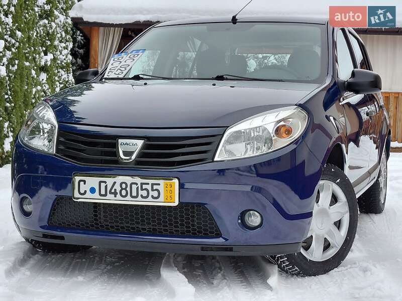 Хэтчбек Dacia Sandero 2009 в Самборе