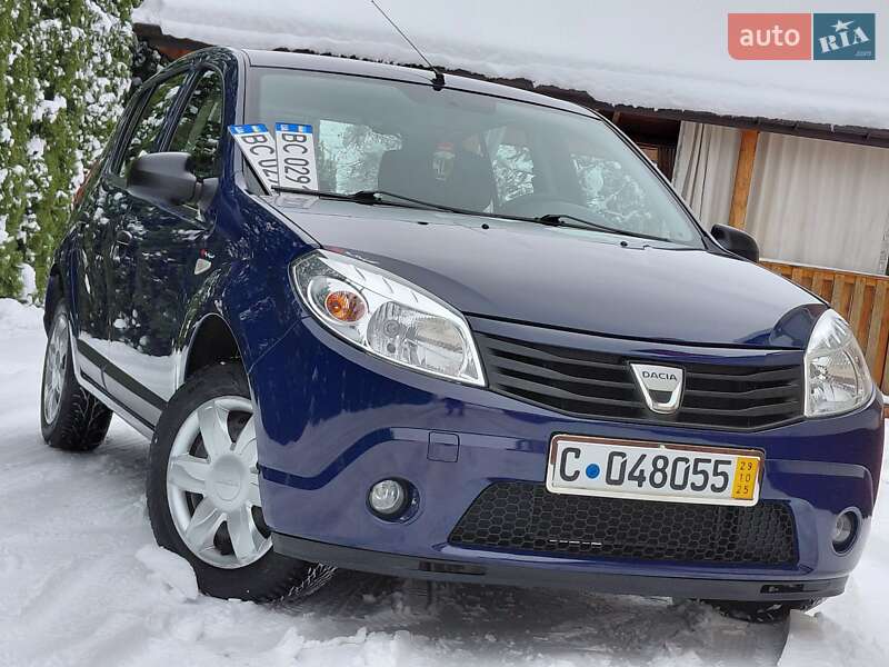 Хэтчбек Dacia Sandero 2009 в Самборе