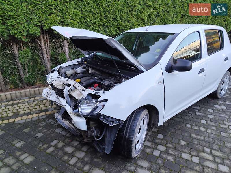 Хетчбек Dacia Sandero 2014 в Новояворівську