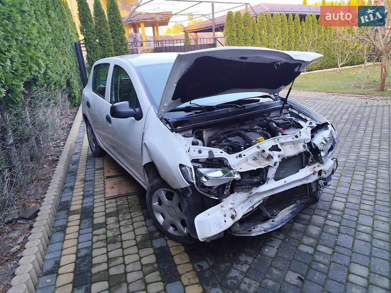 Хетчбек Dacia Sandero 2014 в Новояворівську