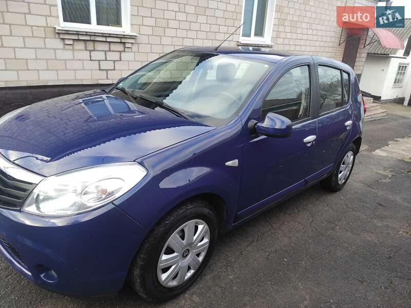 Хетчбек Dacia Sandero 2009 в Умані фото 12 Хетчбек Dacia Sandero 2009 в Умані