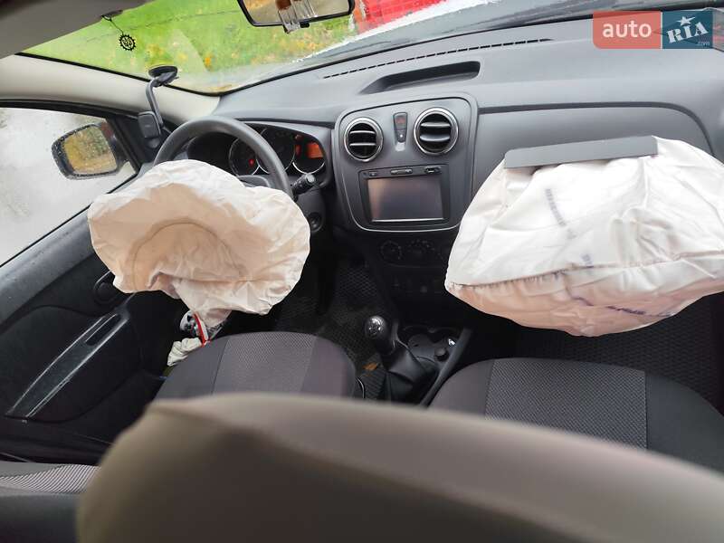 Хетчбек Dacia Sandero 2014 в Новояворівську