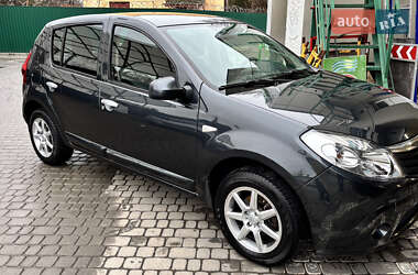 Хэтчбек Dacia Sandero 2008 в Тернополе