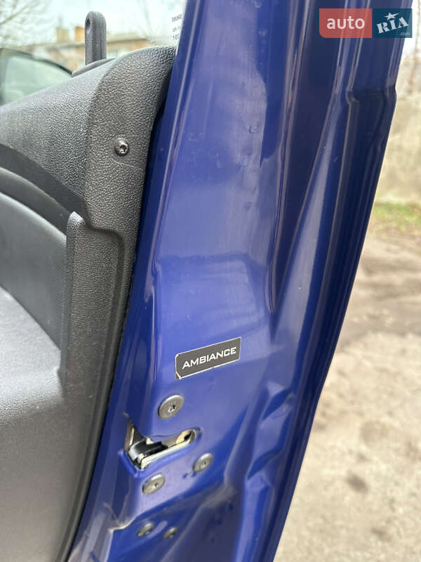 Хэтчбек Dacia Sandero 2010 в Хороле