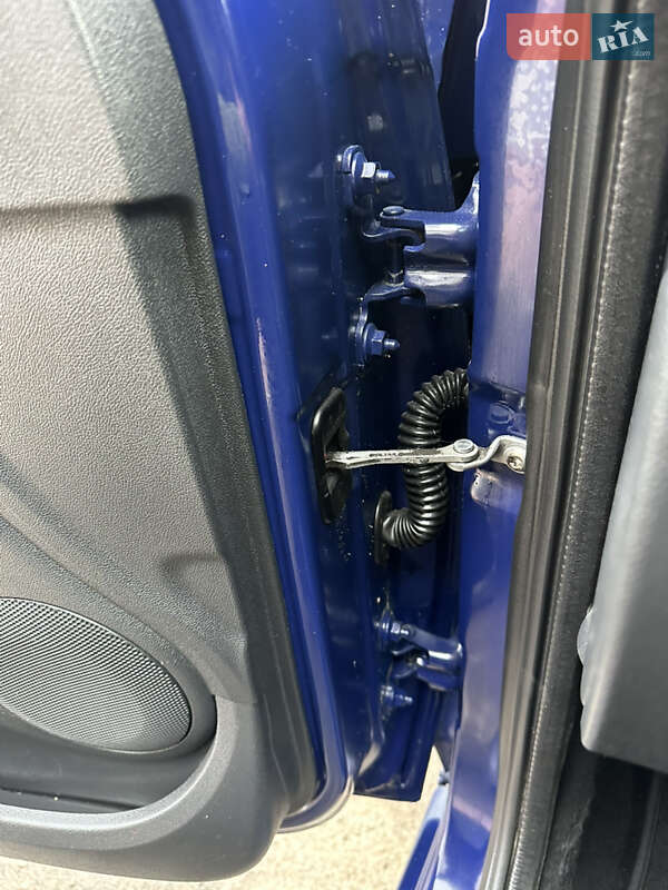 Хэтчбек Dacia Sandero 2010 в Хороле