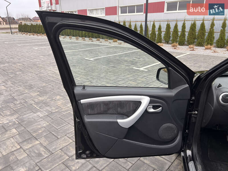 Хэтчбек Dacia Sandero 2010 в Луцке фото 12 Хэтчбек Dacia Sandero 2010 в Луцке