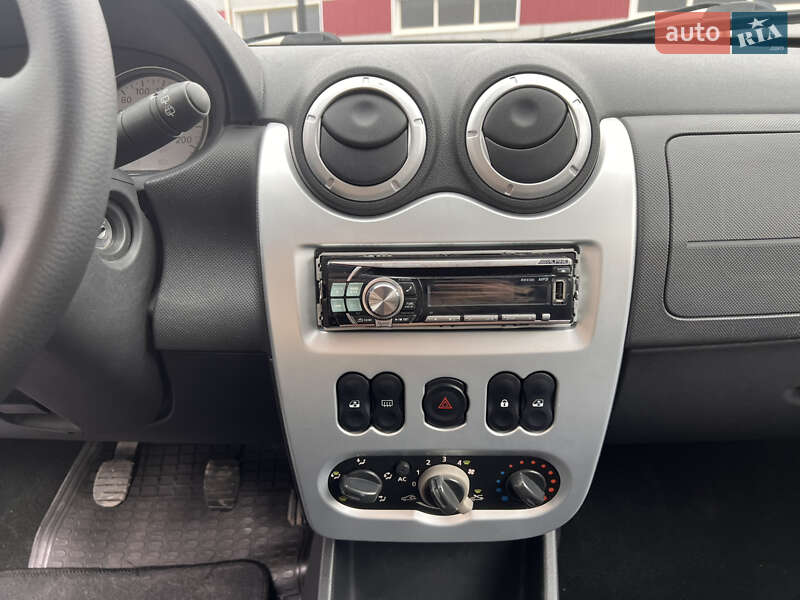 Хэтчбек Dacia Sandero 2010 в Луцке фото 16 Хэтчбек Dacia Sandero 2010 в Луцке