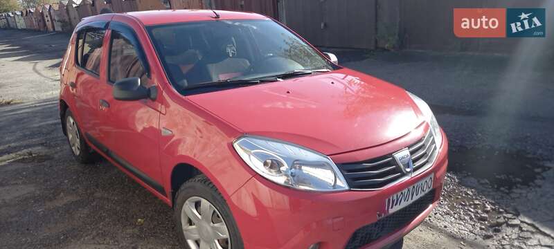 Хетчбек Dacia Sandero 2011 в Броварах