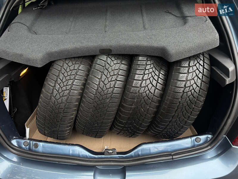 Хэтчбек Dacia Sandero 2008 в Умани