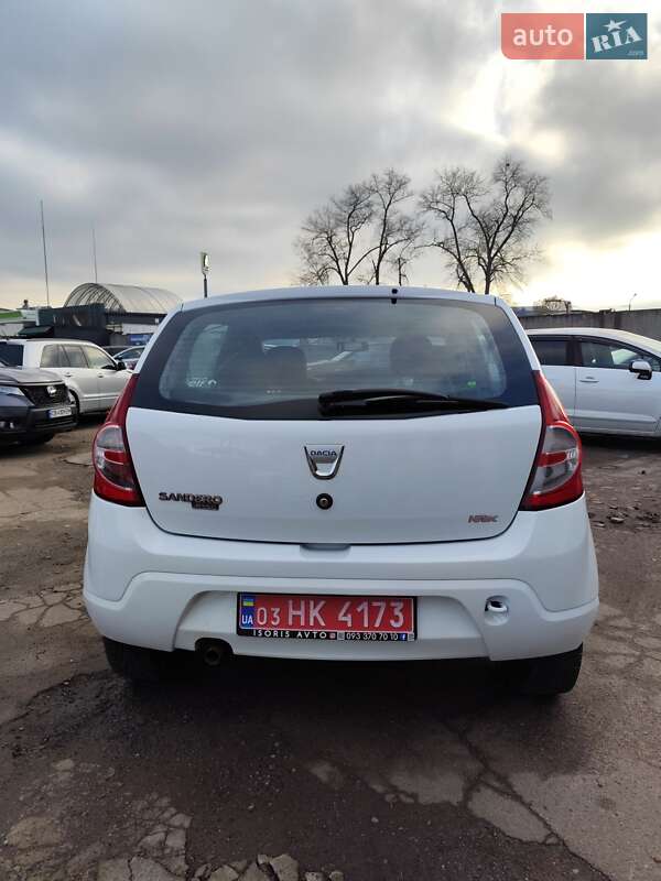 Хетчбек Dacia Sandero 2010 в Чернігові