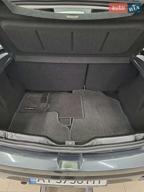 Хэтчбек Dacia Sandero 2009 в Фастове