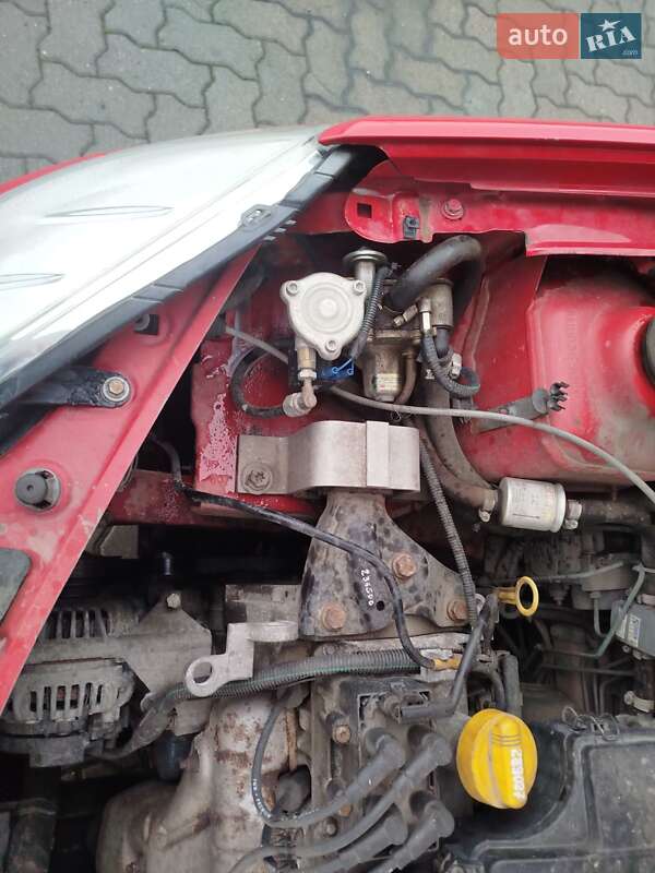 Хетчбек Dacia Sandero 2009 в Сарнах фото 11 Хетчбек Dacia Sandero 2009 в Сарнах