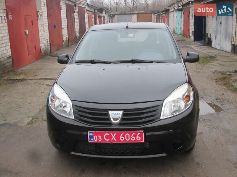 Dacia Sandero 2011