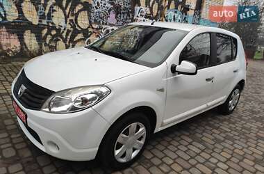Хетчбек Dacia Sandero 2009 в Луцьку