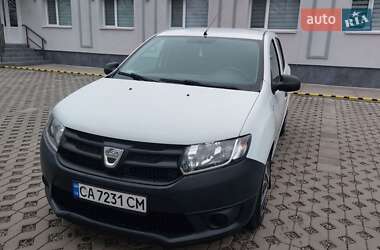 Хэтчбек Dacia Sandero 2015 в Умани