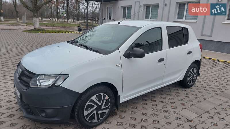 Dacia Sandero 2015